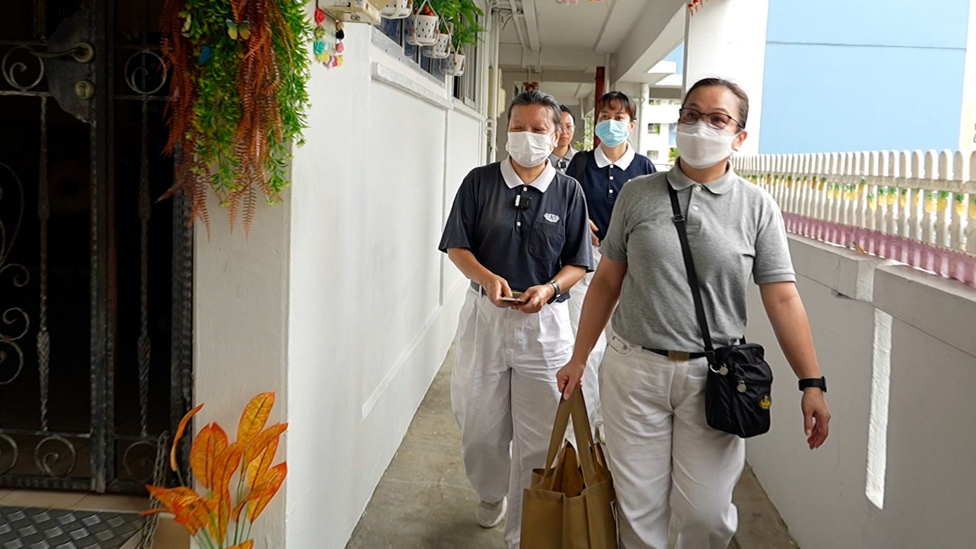 跟着志工趴趴走  送开斋节祝福！